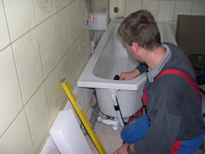 Rainer bei der Feininstallation